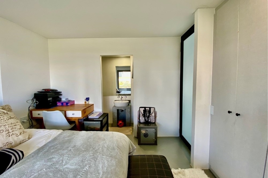 To Let 2 Bedroom Property for Rent in Island View Western Cape